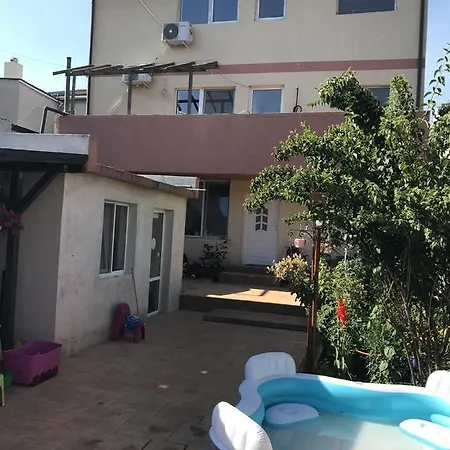 בית הארחה Vila Ana קונסטנצה